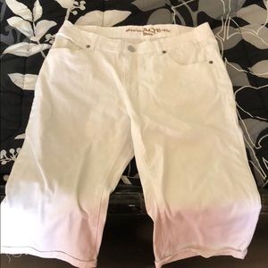White jeans. Short